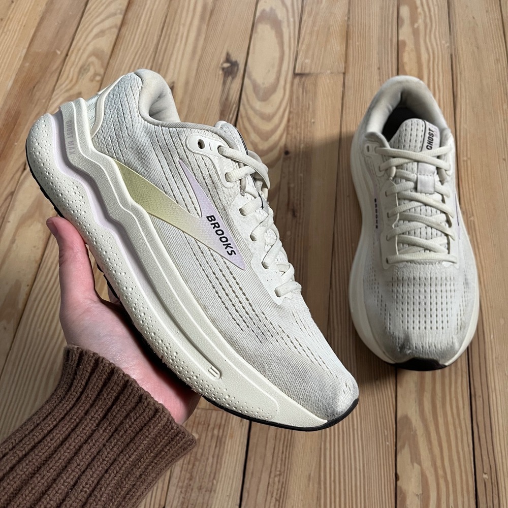 Brooks Ghost Max Running Shoes Womens 9 Cream Lilac Neutral DNA LOFT v2 1204201B
